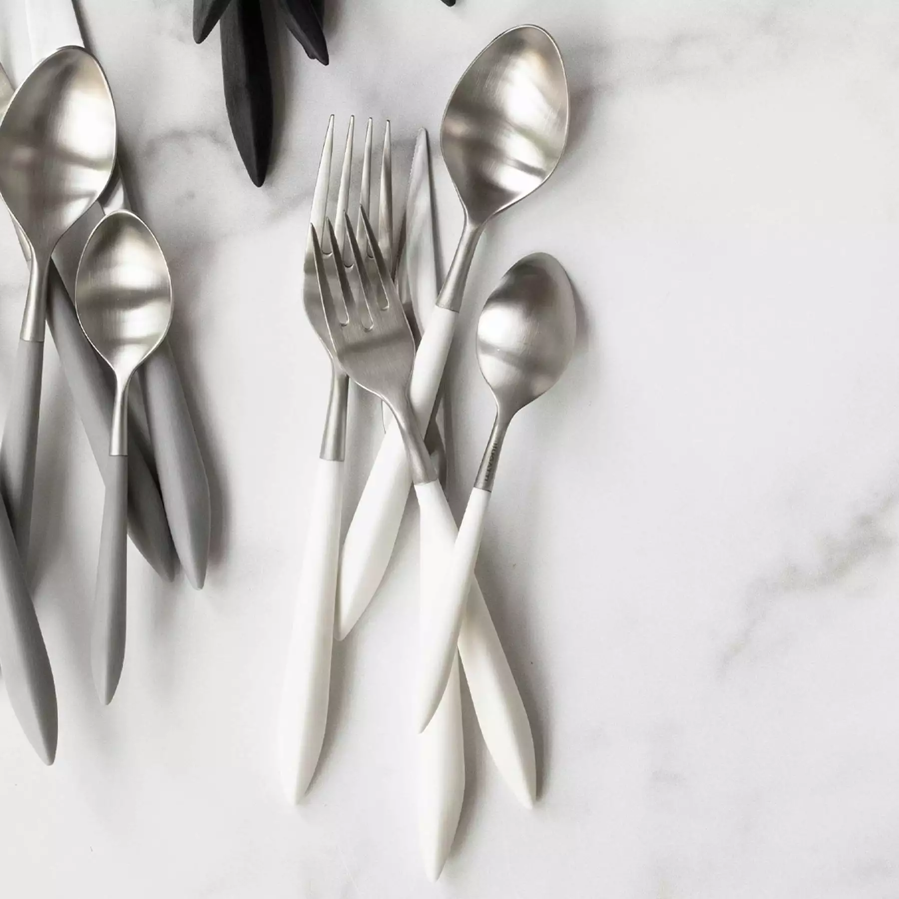 Vietri Ares Argento & White Five-Piece Place Setting - Image 3