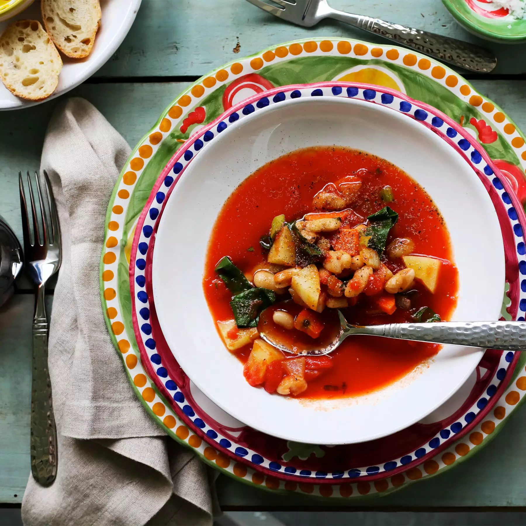 Vietri Campagna Gallina Dinner Plate - Image 2