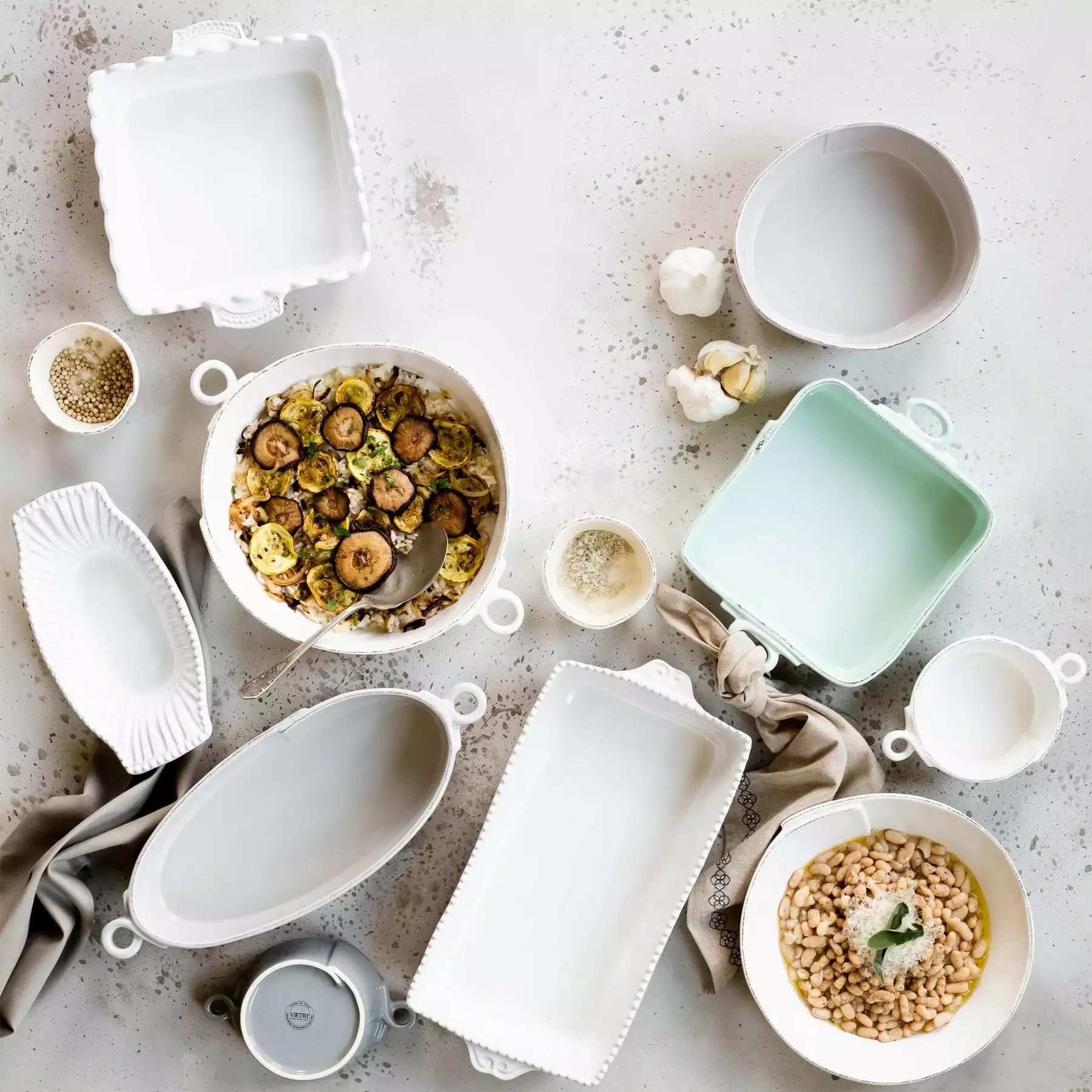 Vietri Lastra White Handled Round Baker - Image 2