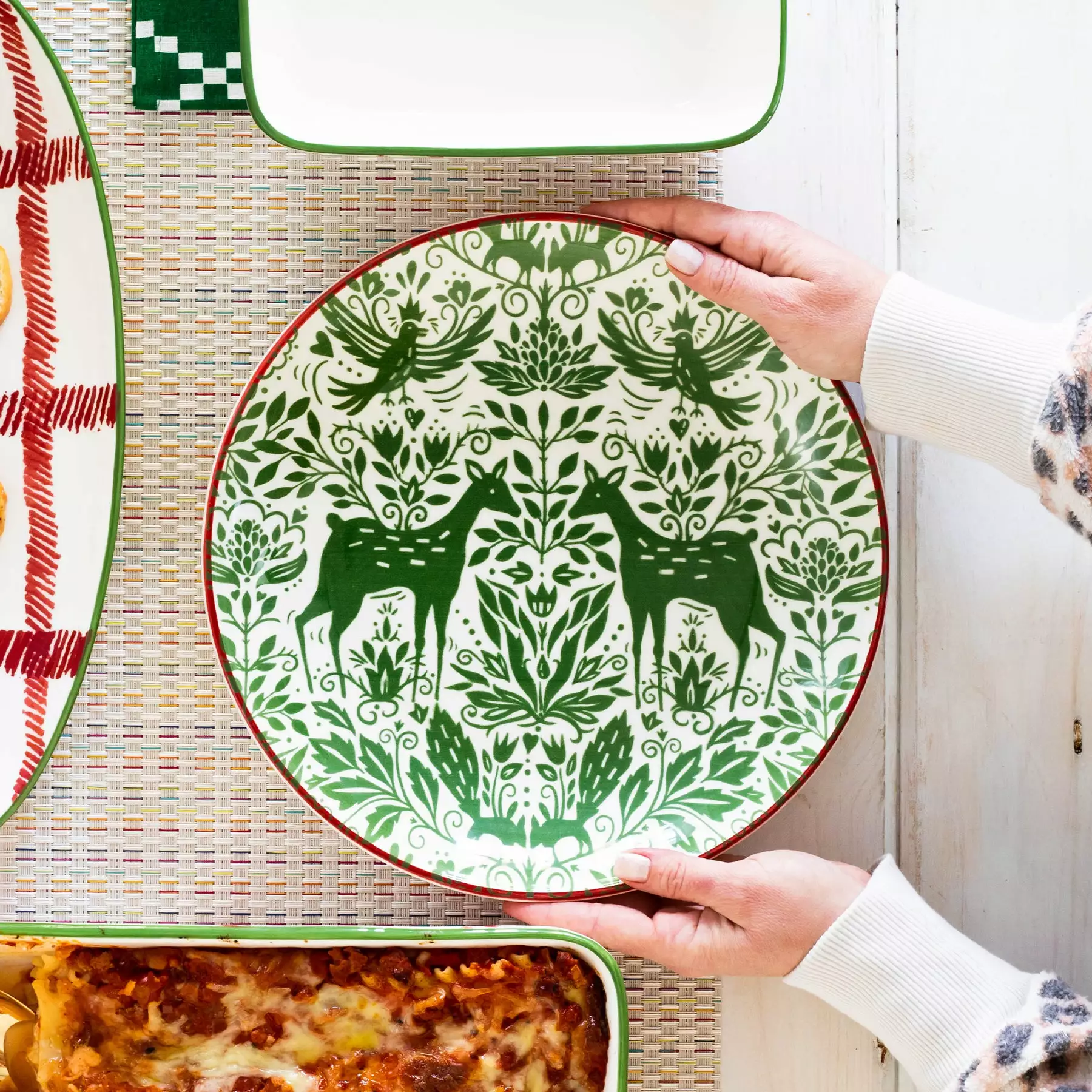 Viva By VIETRI Mistletoe Medium Serving Bowl - Image 3